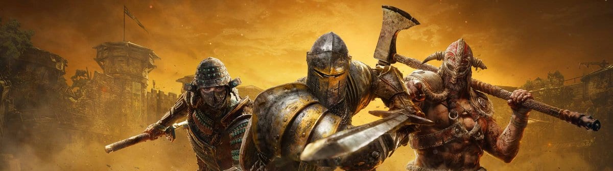 Trois guerriers de For Honor, un samouraï, un chevalier et un viking, armes levées devant une forteresse